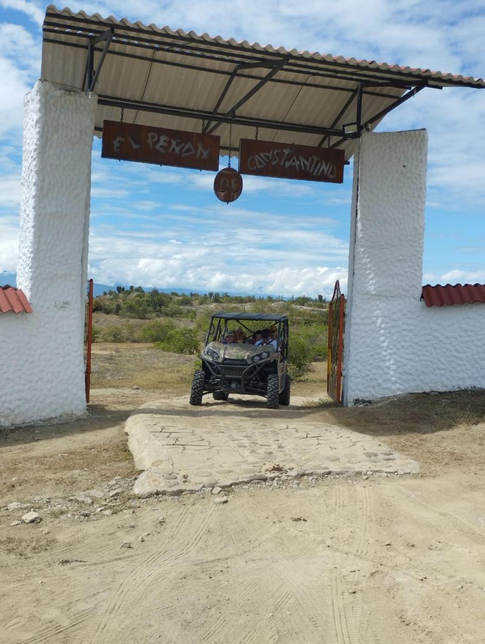 Hotel El Penon De Constantino - Tatacoa à Villavieja Extérieur photo