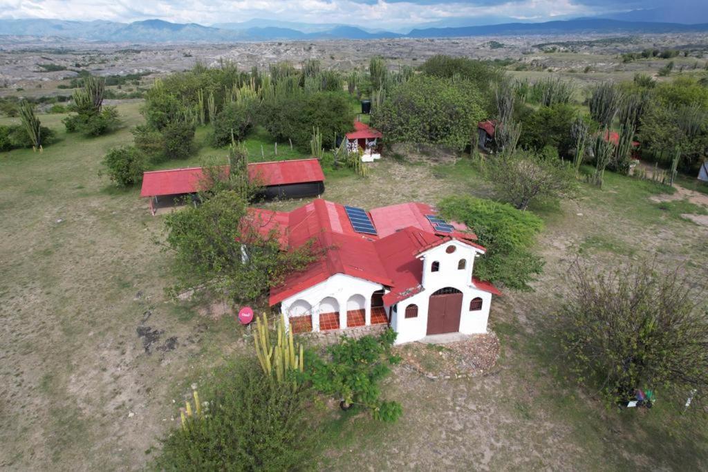 Hotel El Penon De Constantino - Tatacoa à Villavieja Extérieur photo