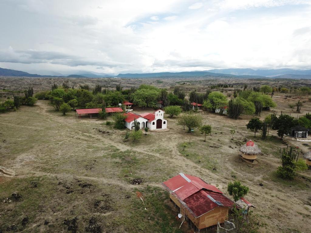 Hotel El Penon De Constantino - Tatacoa à Villavieja Extérieur photo