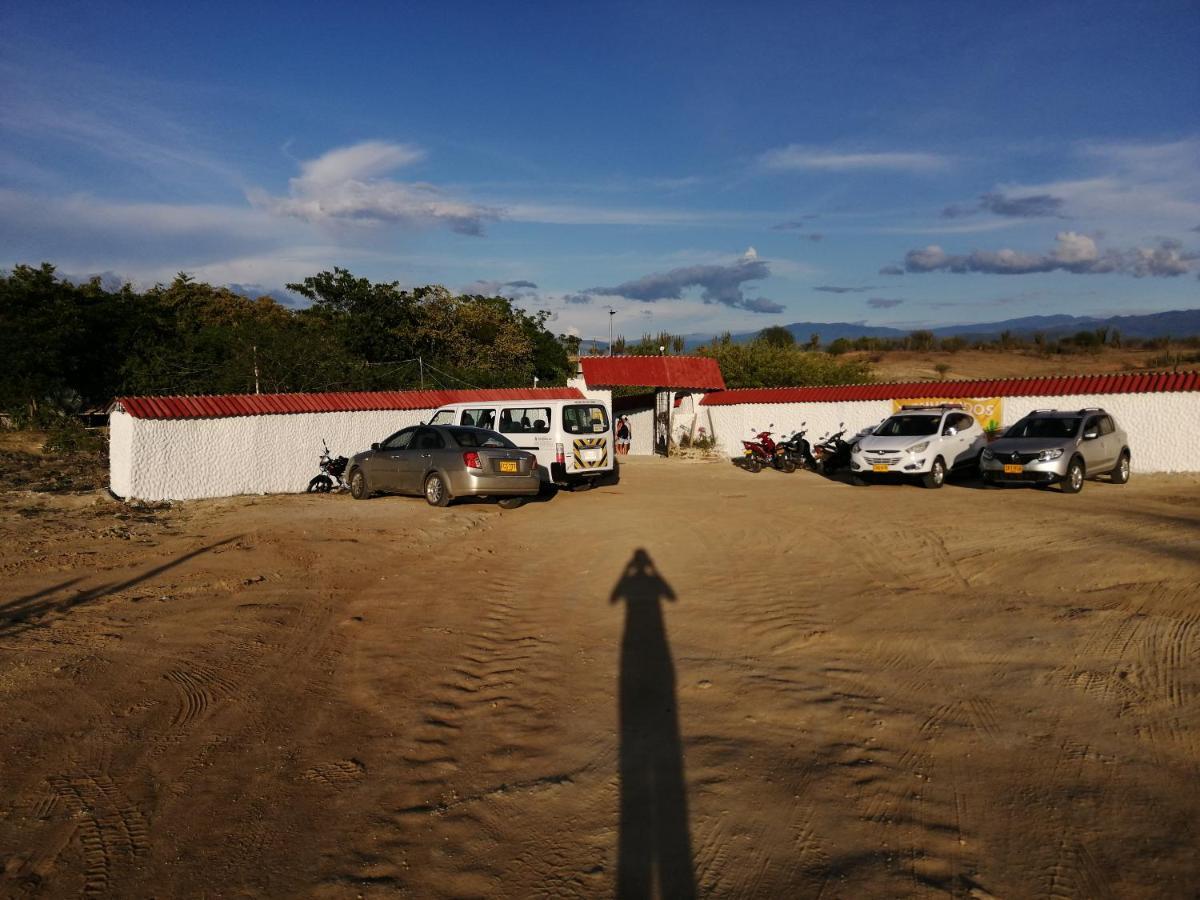 Hotel El Penon De Constantino - Tatacoa à Villavieja Extérieur photo